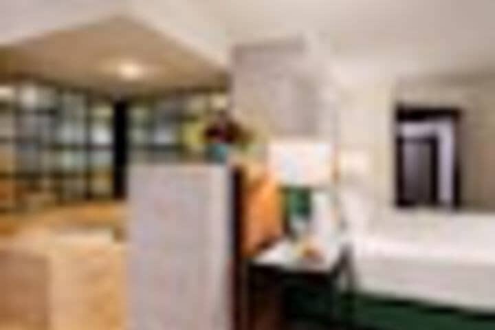 Room 83 of 192