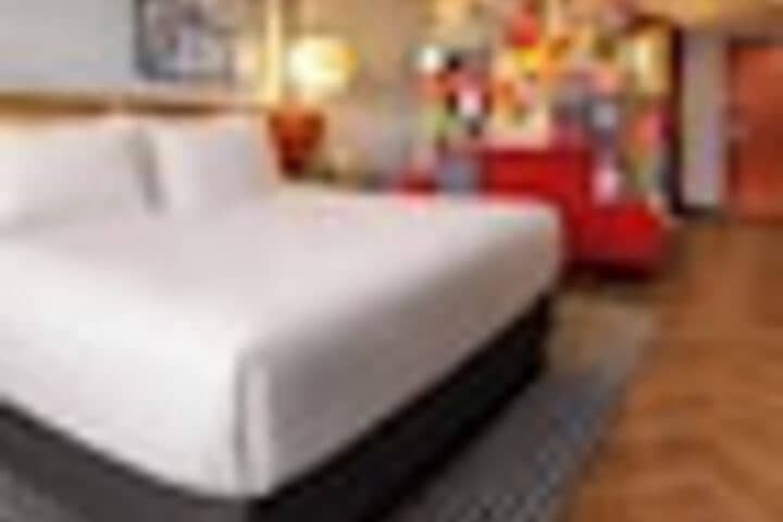 Room 26 of 192