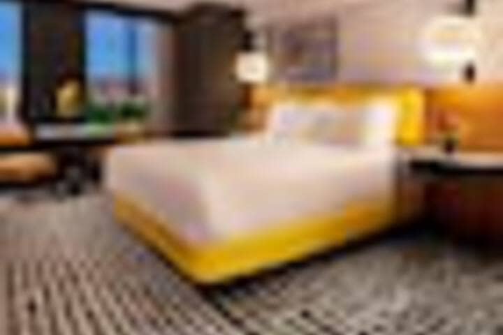 Room 98 of 192