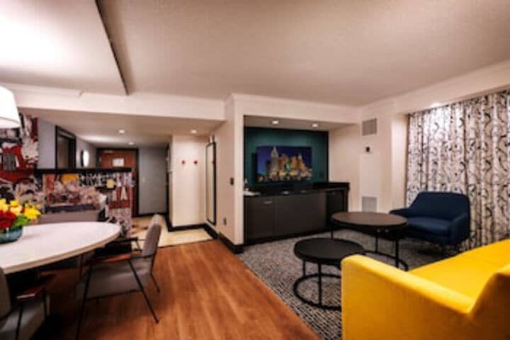 Room 85 of 192