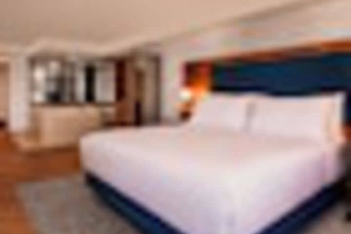 Room 71 of 192