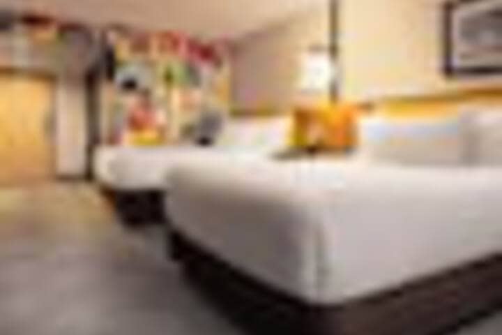 Room 11 of 192