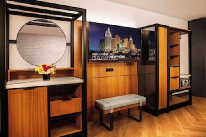 Room 28 of 192