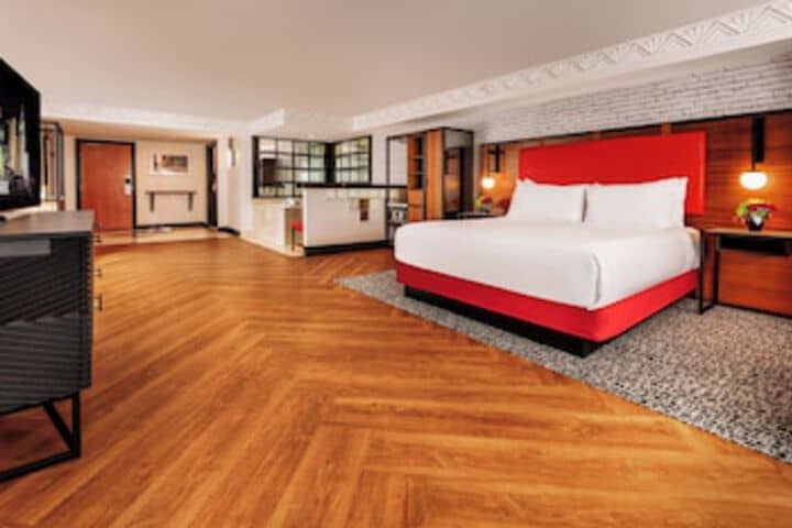 Room 49 of 192