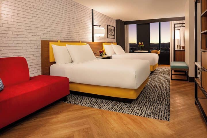 Room 21 of 192
